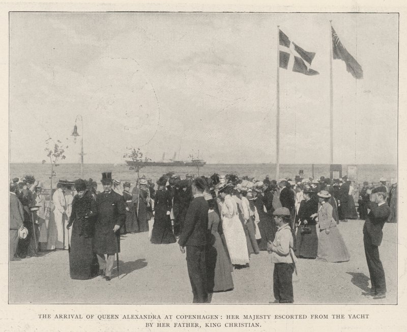 Dronning Alexandras ankomst til København, Hendes Majestæt eskorteret fra Yachten af hendes far, kong Christian af English Photographer