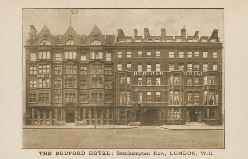 The Bedford Hotel, Southampton Row, London af English Photographer