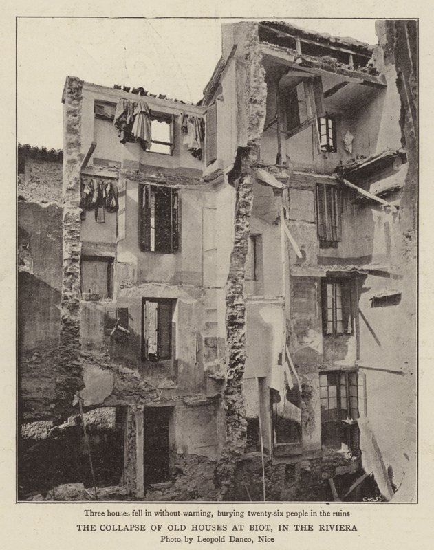 Sammenbruddet af gamle huse i Biot på Rivieraen af English Photographer