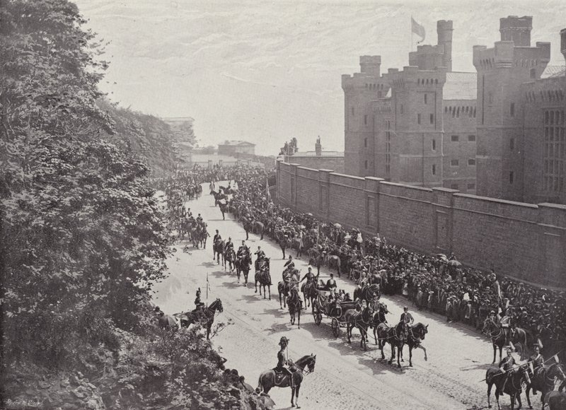 The Commissioners Walk, Edinburgh af English Photographer