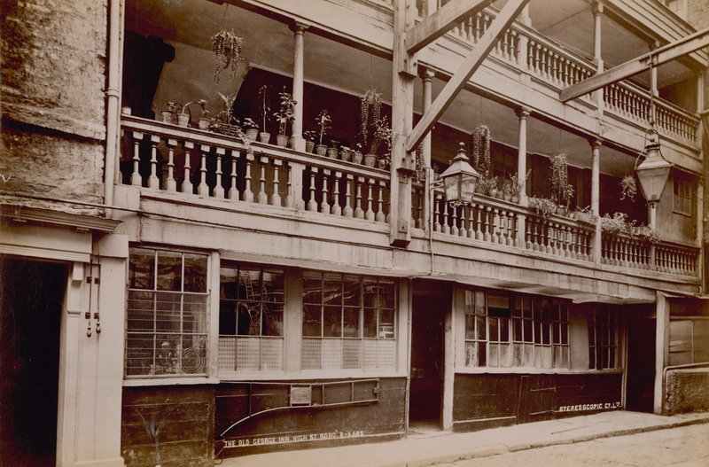 The George, Southwark af English Photographer
