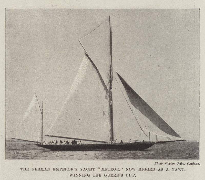 German Emperors Yacht Meteor, nu rigget som en Yawl, vinder Queens Cup af English Photographer
