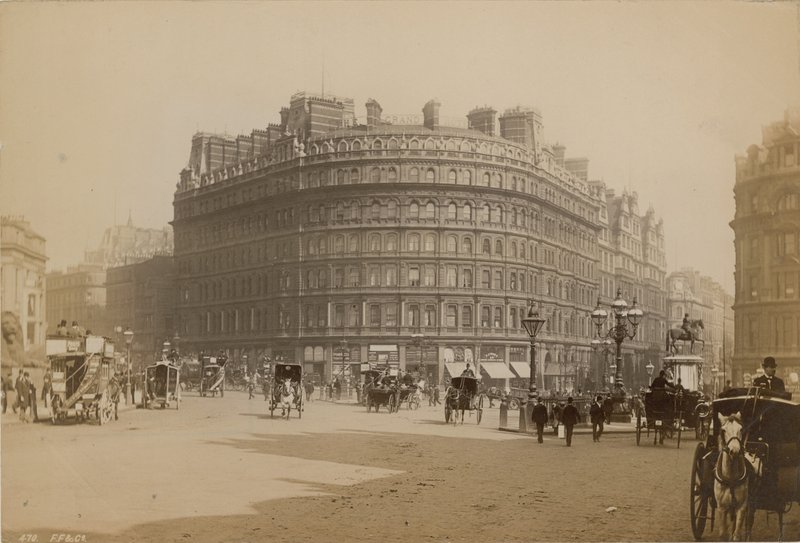 Grand Hotel på Trafalgar Square af English Photographer