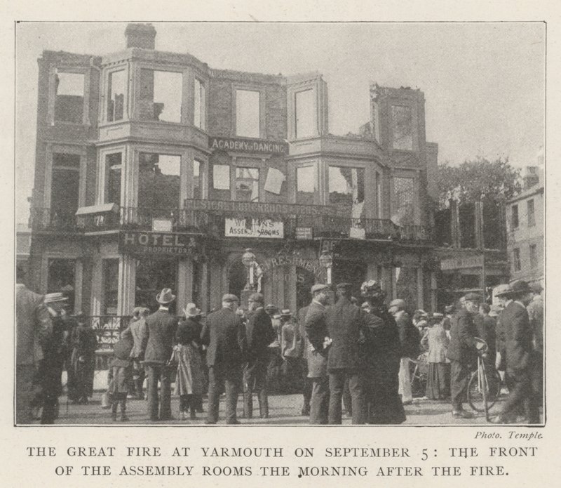 Den store brand i Yarmouth den 5. september, forsiden af forsamlingslokalerne morgenen efter branden af English Photographer