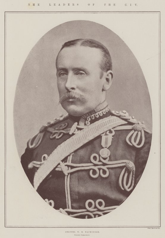 Lederne af CIV, oberst WH Mackinnon, oberstkommandant af English Photographer
