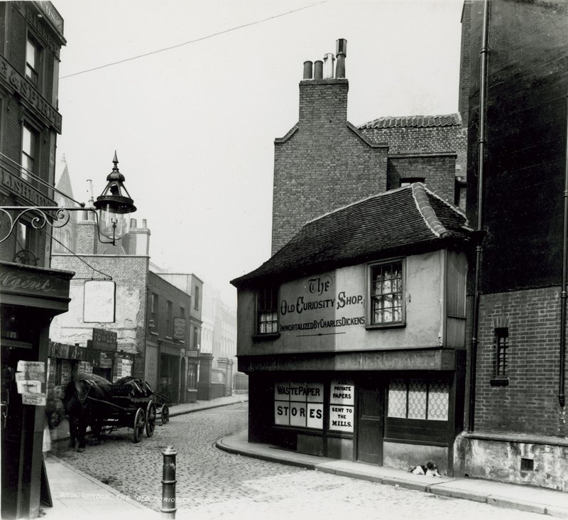 The Old Curiosity Shop, Portsmouth Street, Lincolns Inn Fields, London af English Photographer