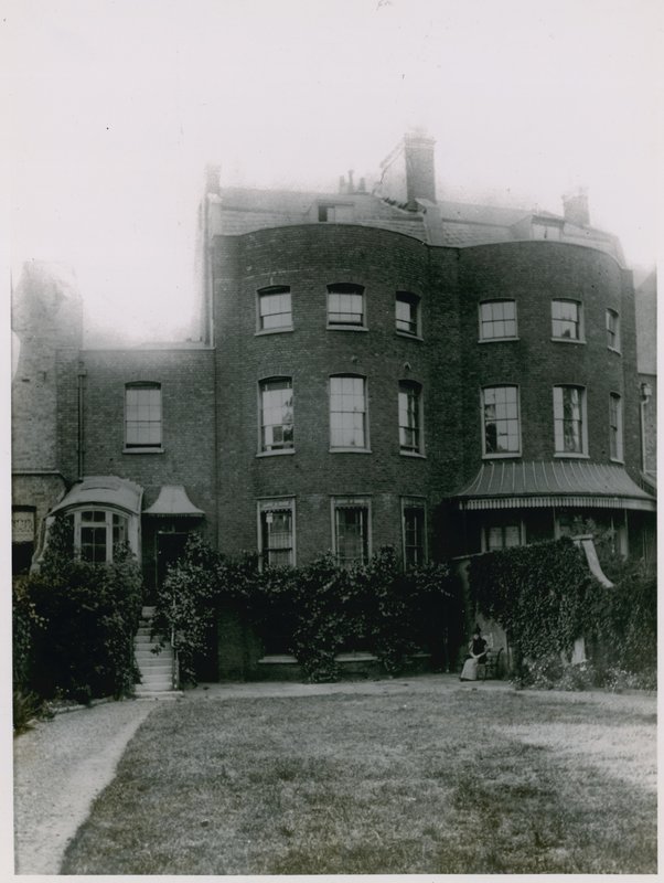 The Paragon, New Kent Road af English Photographer