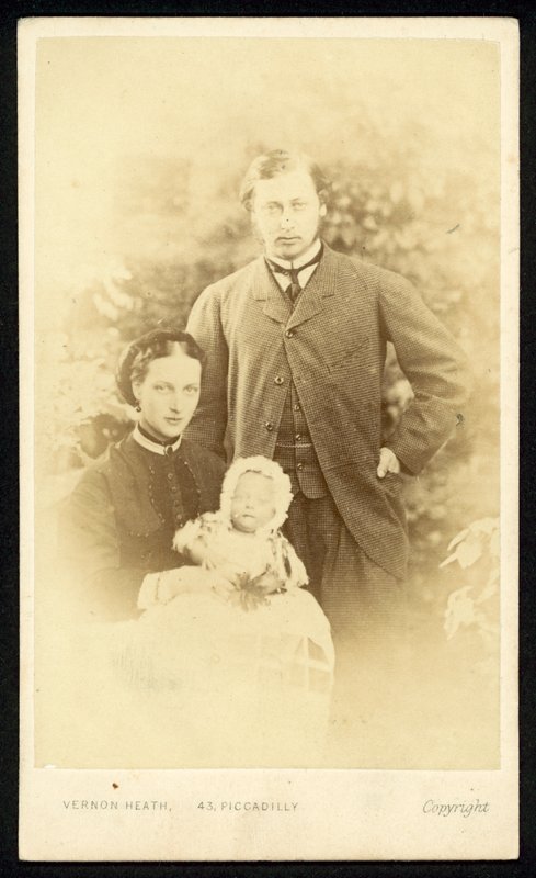 Prinsen og Prinsessen af Wales og Prins Albert Victor af English Photographer