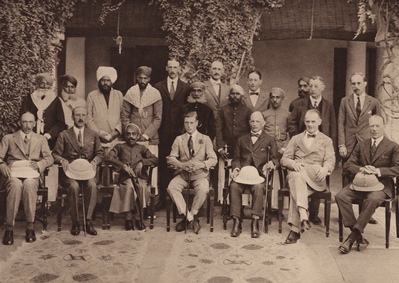 Prinsen og maharajaen Kumar i residensen, Udaipur (s/h-foto) af English Photographer