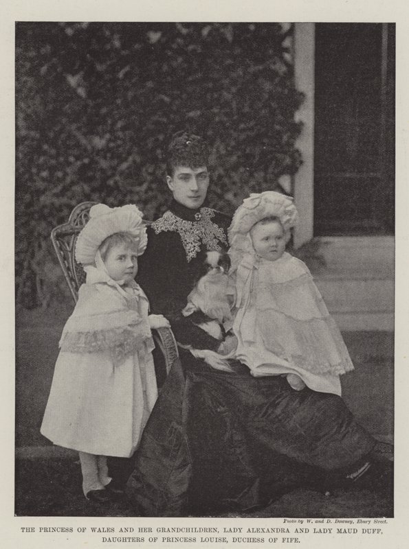 Prinsessen af Wales og hendes børnebørn, Lady Alexandria og Lady Maud Duff, døtre af prinsesse Louise, hertuginde af Fife af English Photographer