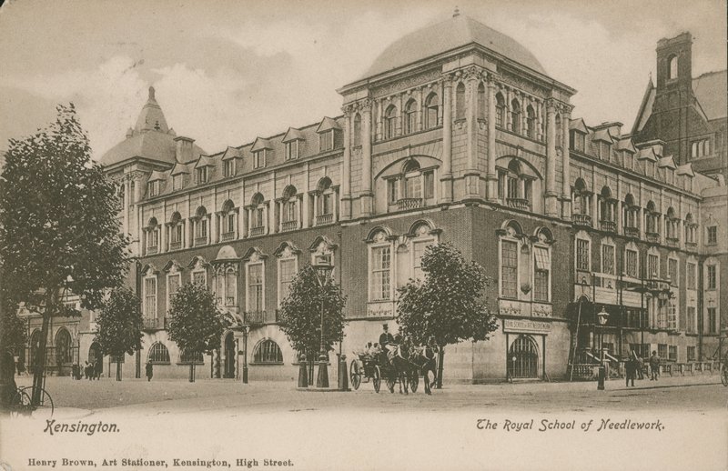 Royal School of Needlework, Kensington, London af English Photographer