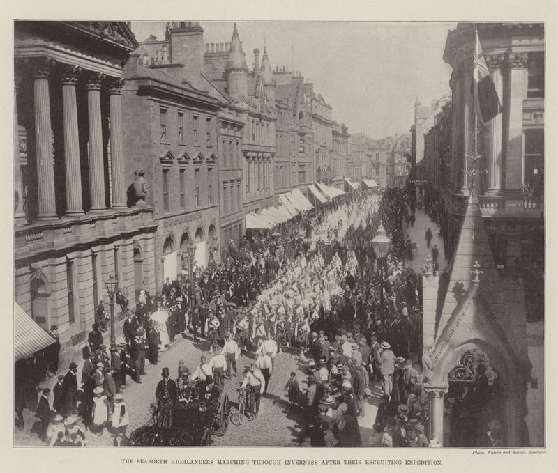 Seaforth Highlanders marcherer gennem Inverness efter deres rekrutteringsekspedition af English Photographer