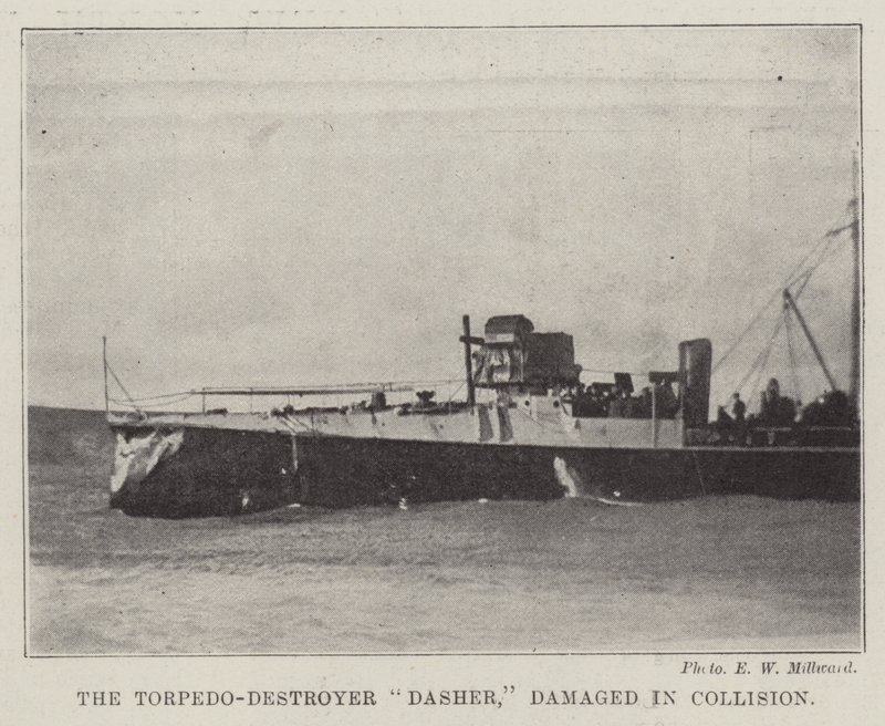 Torpedo-Destroyer Dasher, beskadiget i kollision af English Photographer