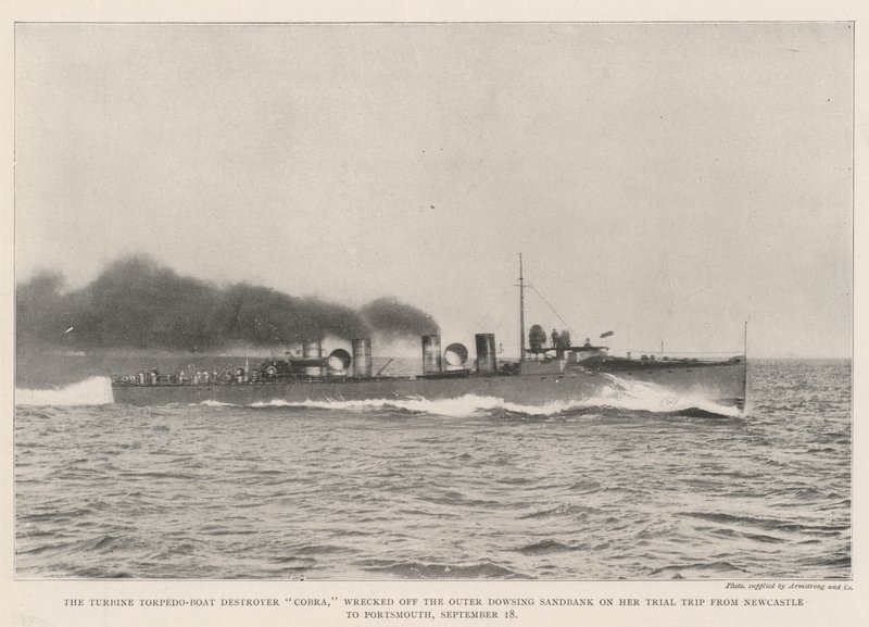 Turbine Torpedo-Boat Destroyer Cobra, forliste ud af Outer Dowsing Sandbank på sin prøvetur fra Newcastle til Portsmouth, 18. september af English Photographer