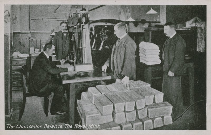Kanslerens balance ved Royal Mint, London af English Photographer