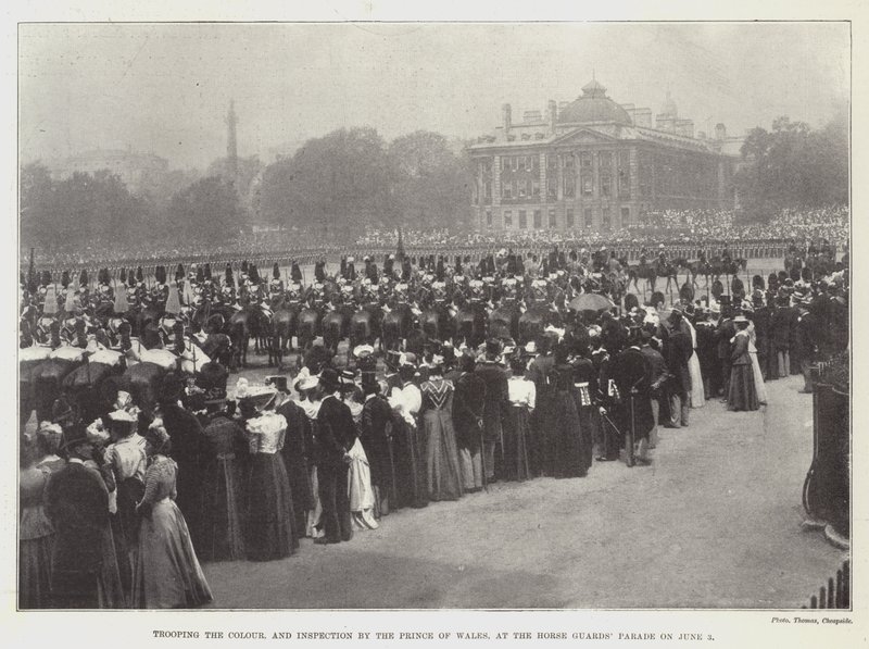 Trooping the Colour, og inspektion af Prince of Wales, ved Horse Guards Parade den 3. juni af English Photographer