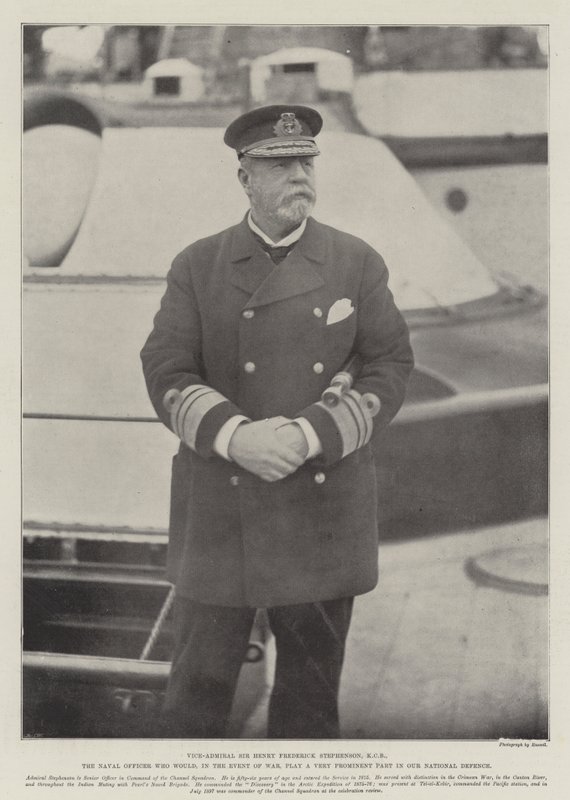 Viceadmiral Sir Henry Frederick Stephenson, KCB, søofficeren, der i tilfælde af krig ville spille en meget fremtrædende rolle i vores nationale forsvar af English Photographer