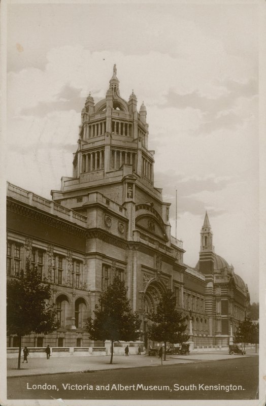 Victoria and Albert Museum, South Kensington, London af English Photographer