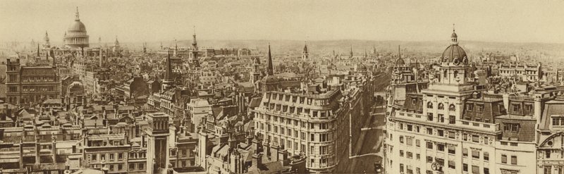 Udsigt over London til fra toppen af monumentet af English Photographer