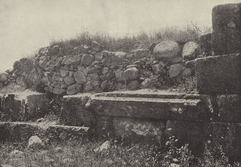 Muren til synagogen i Kapernaum, scene for miraklet af håndens helbredelse af English Photographer