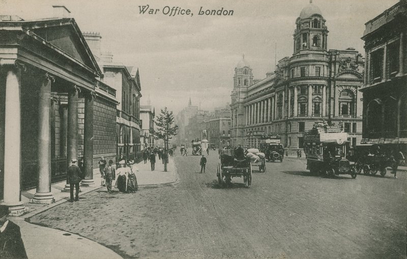 War Office, London af English Photographer