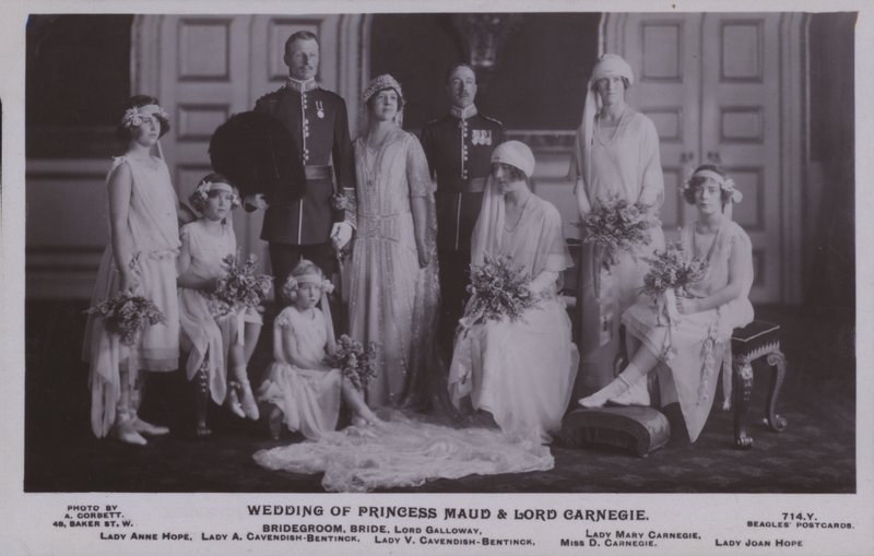 Bryllup af prinsesse Maud og Lord Carnegie (s/h foto) af English Photographer