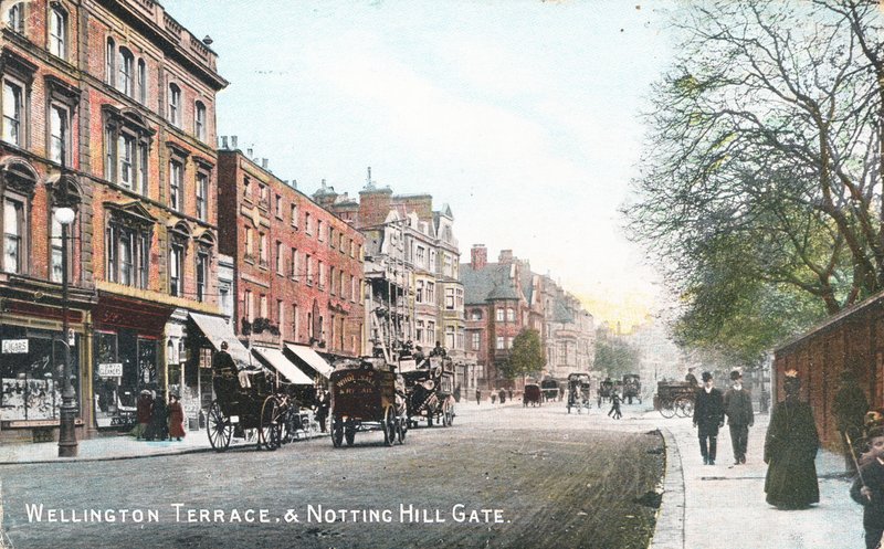 Wellington Terrace og Notting Hill Gate (farvet foto) af English Photographer