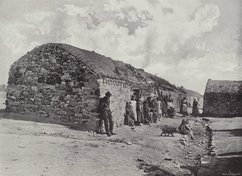 West Street, Tory Island af English Photographer