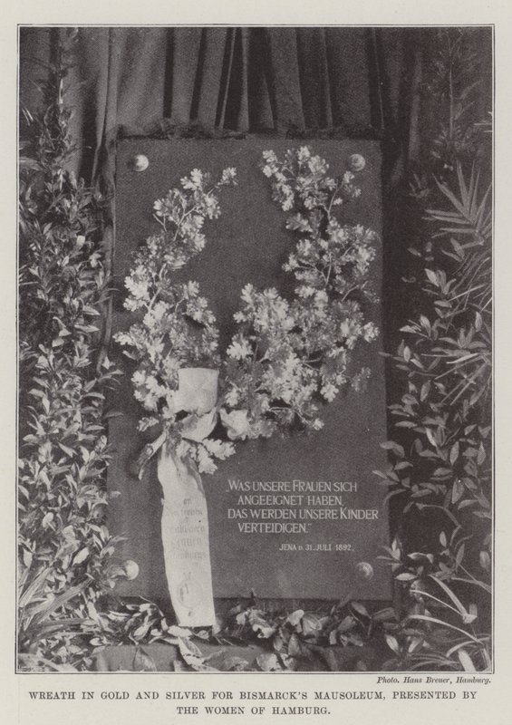 Krans i guld og sølv til Bismarcks Mausoleum, præsenteret af Women of Hamburg af English Photographer