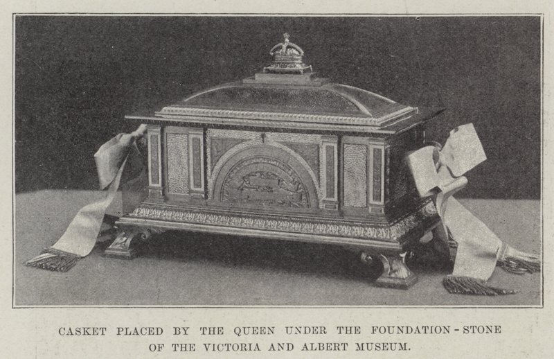 Kisten placeret af dronningen under grundstenen til Victoria and Albert Museum (gravering) af English School