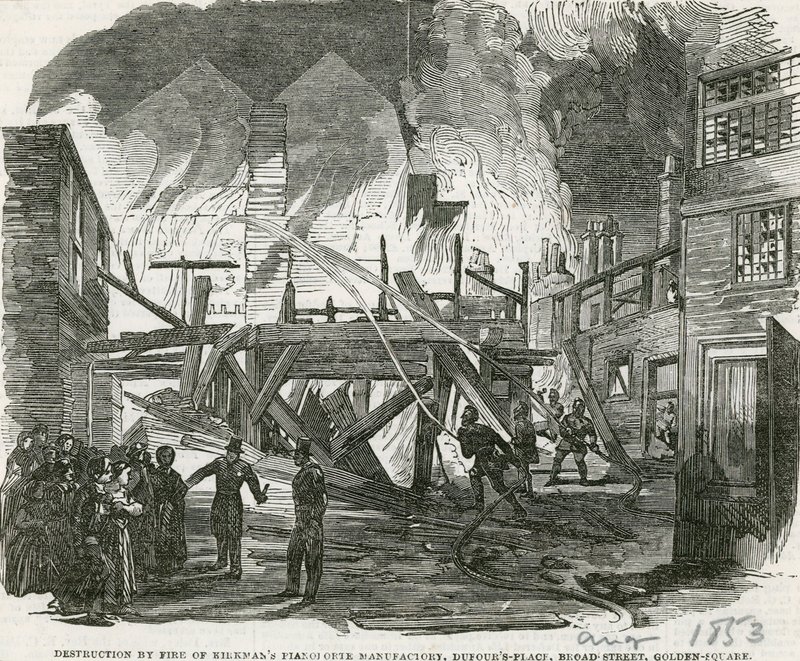 Ødelæggelse ved brand af Kirkmans Pianoforte-fabrik, Dufours Place, Broad Street, Golden Square af English School