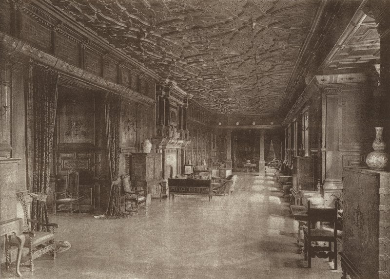 Hatfield House, The Long Gallery af English School