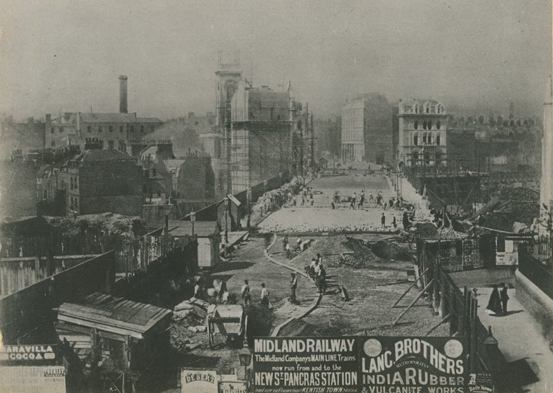 Holborn Viadukt under opførelse i 1869 af English School