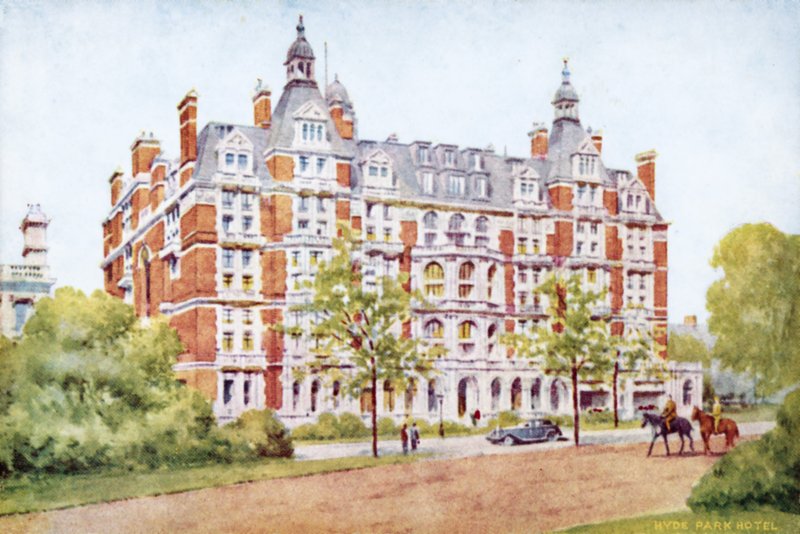 Hyde Park Hotel, London (farve litho) af English School