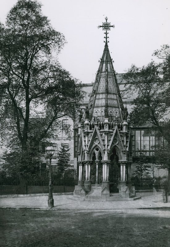Buxton Memorial Drinking Fountain, St. Margarets Westminster af English School