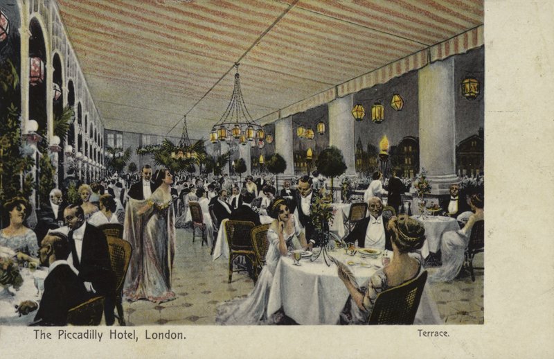 Piccadilly Hotel, London af English School