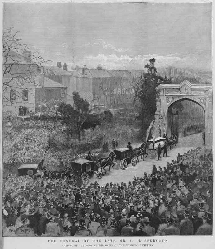 Begravelsesoptog med liget af den engelske baptistprædikant Charles Haddon Spurgeon, der ankommer til portene til Norwood Cemetery, London af Enoch Ward