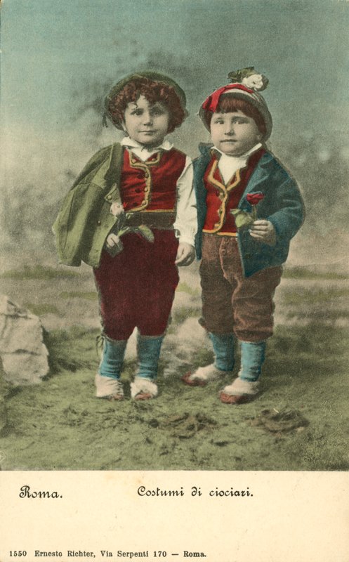 Kostumer af Ciociazi (farvet foto) af Ernest Richter