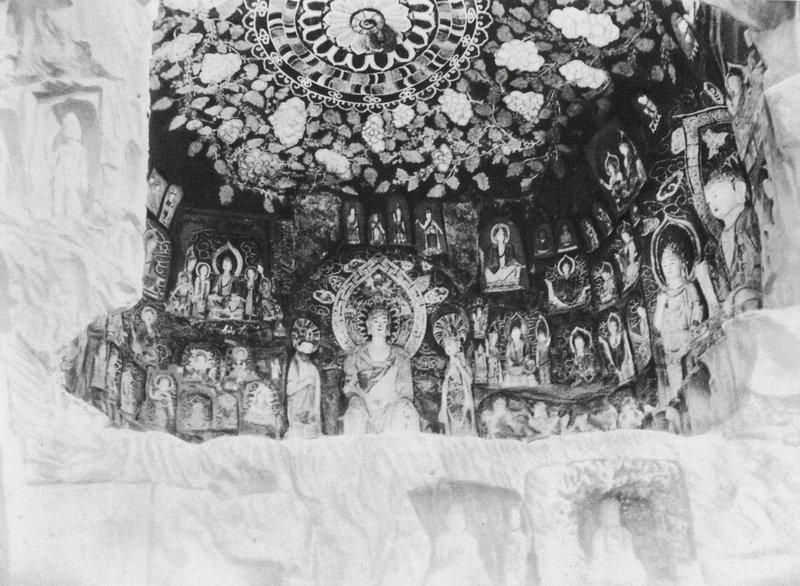 Kuangyuanhien, Tsien fo ai, Szechuan, Kapel i klipperne med de 1000 buddhaer (s/h-foto) af Ernst Boerschmann