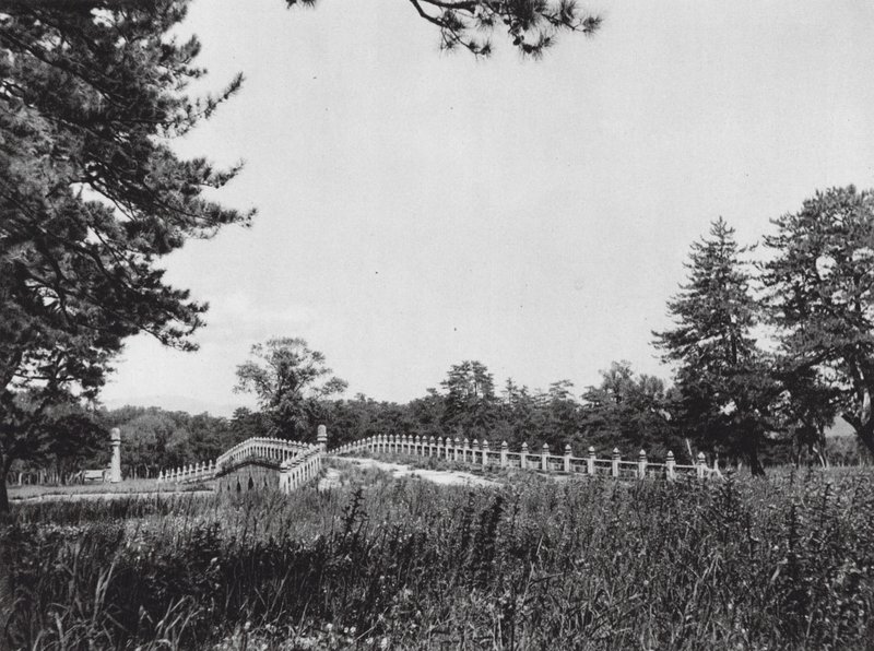 Siling, Chihli, Manchu-dynastiets vestlige kejserlige grave, broen på åndernes vej (s/h-foto) af Ernst Boerschmann