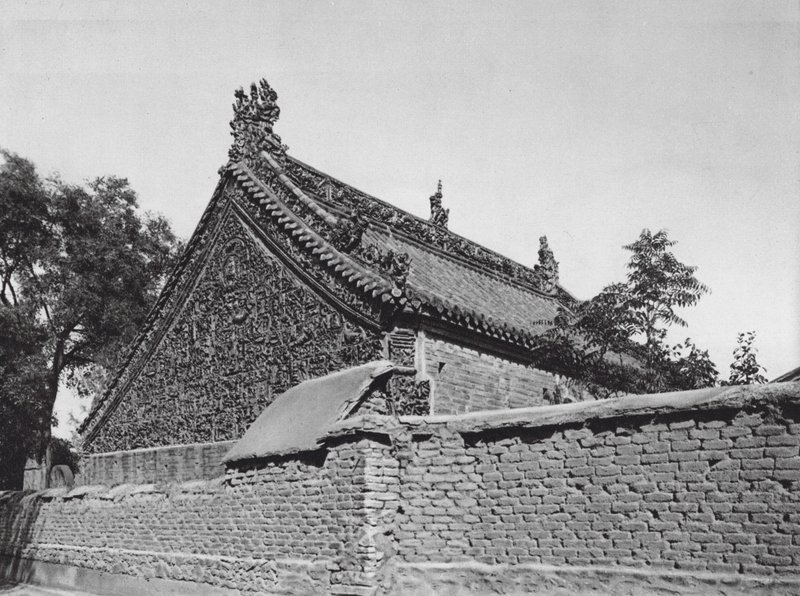 Tsing yang shu, Shantung, sal med glaserede terrakottarelieffer i Tai shan-gudindens tempel (s/h-foto) af Ernst Boerschmann