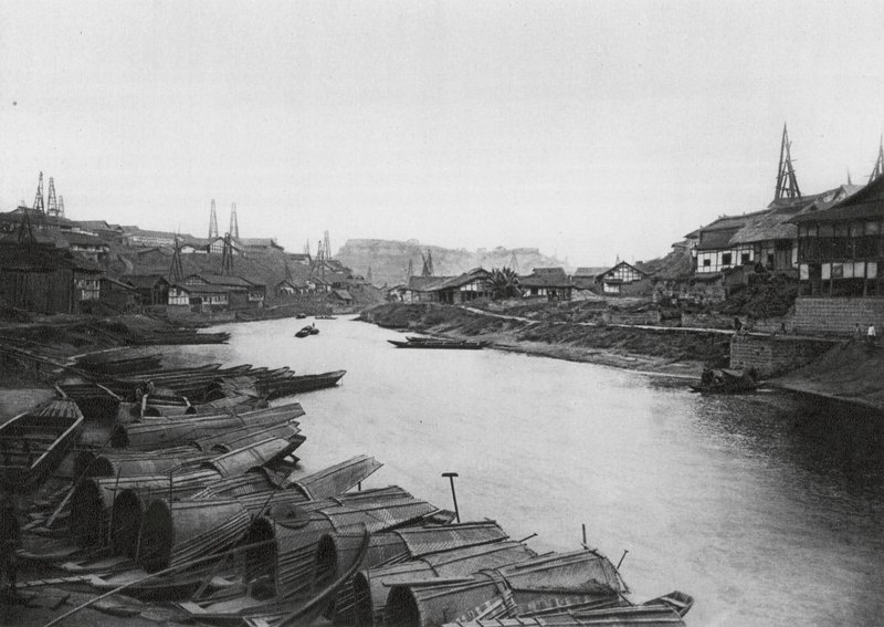 Tzeliutsing, Szechuan, Industrikvarteret med saltbrønde (s/h-foto) af Ernst Boerschmann