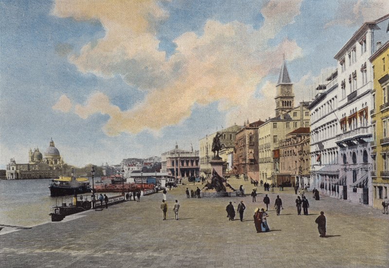 Venedig, Quai Des Esclavons, Statue af Victor-Emmanuel af European Photographer