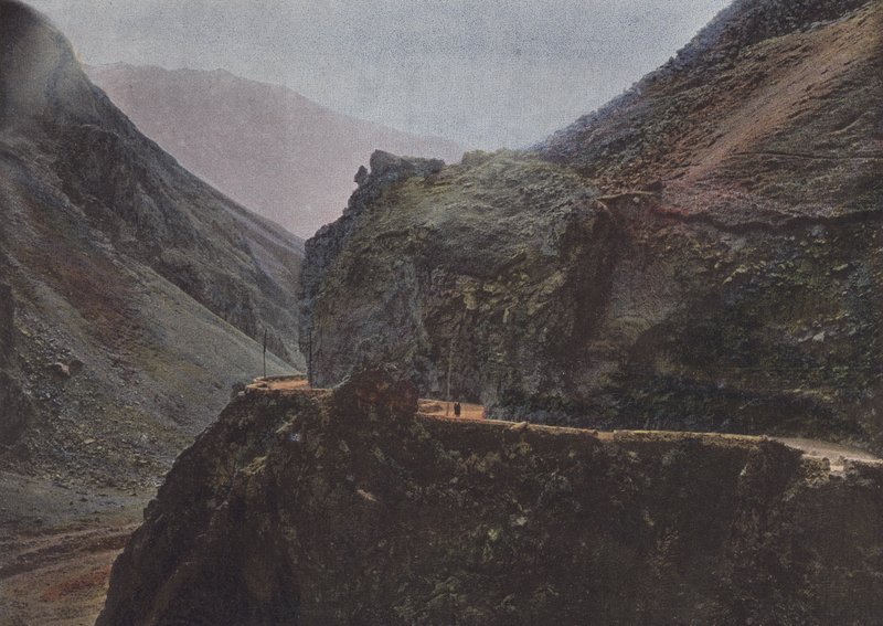 Mellem Lars og Kasbeck, Military Road Of Georgia af European Photographer