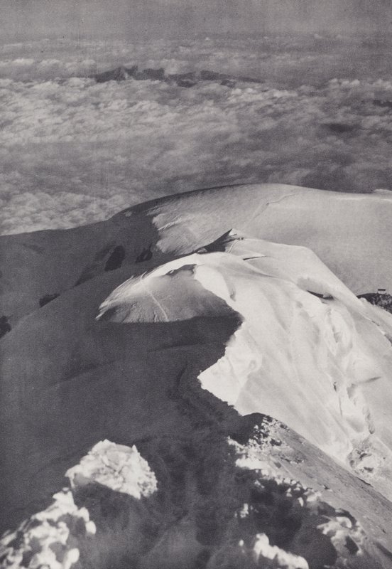 Range of Mont Blanc: The Summit Ridge of Mont Blanc (s/h foto) af Francis Sydney Smythe