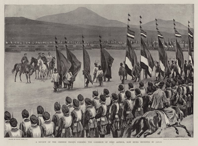 En gennemgang af de kinesiske tropper, der danner Garnisonen i Port Arthur, som nu investeres af Japan af Frank Dadd