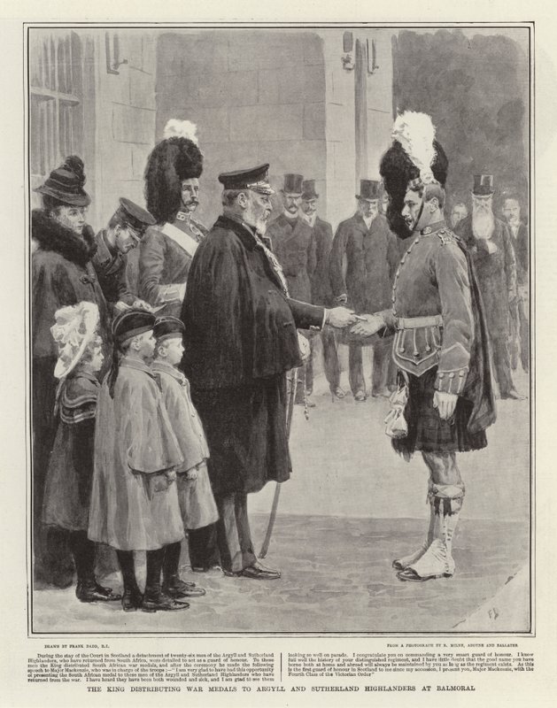 Kongen uddeler krigsmedaljer til Argyll and Sutherland Highlanders på Balmoral af Frank Dadd