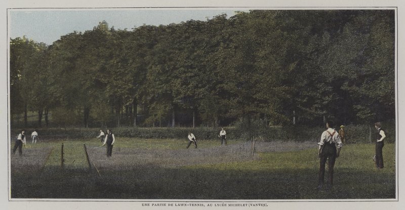 Et spil græsplæne tennis på Lycee Michelet, Vanves, Paris (farvefoto) af French Photographer