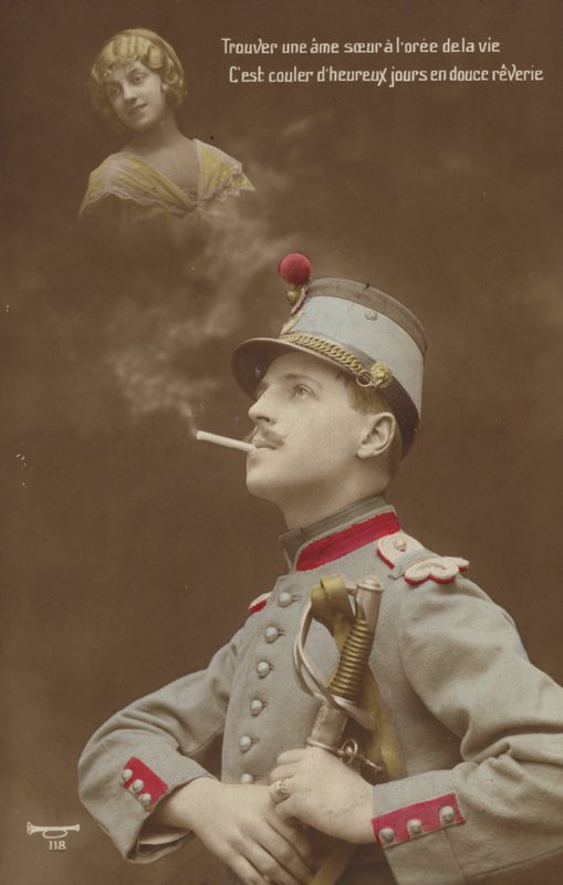 En ung soldat, der dagdrømmer om sin kærlighed (tonet billede) af French Photographer