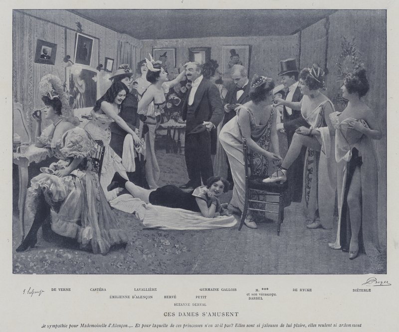 Skuespillerinder morer sig i omklædningsrummene på Theatre des Varietes, Paris (s/h-billede) af French Photographer